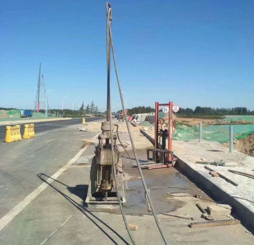 阿合奇公路高聚物注浆加固