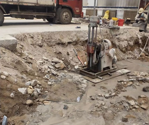 阿合奇公路下沉压浆